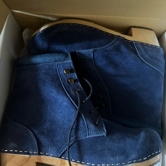 Wooden clog suede ankle boots - Picture 4 of 6